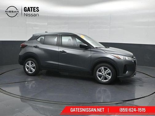 Gun Metallic 2025 Nissan Kicks Play S