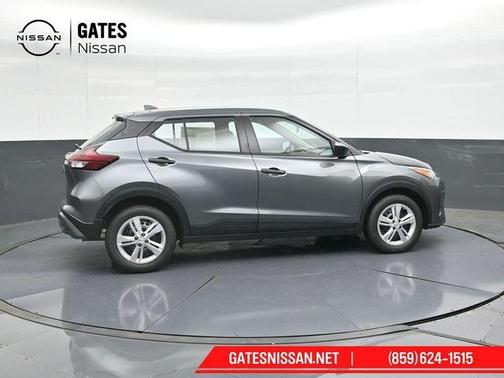 Gun Metallic 2025 Nissan Kicks Play S