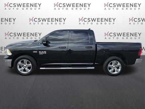 Brilliant Black Crystal Pearlcoat 2019 RAM 1500 Big Horn