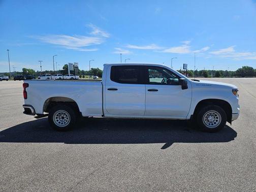 Summit White 2022 Chevrolet Silverado 1500 WT