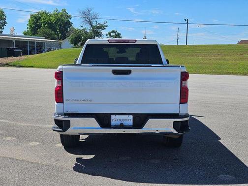 Summit White 2022 Chevrolet Silverado 1500 WT
