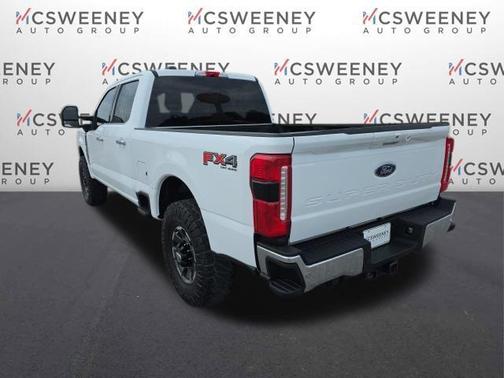 Oxford White 2025 Ford F-250 Lariat