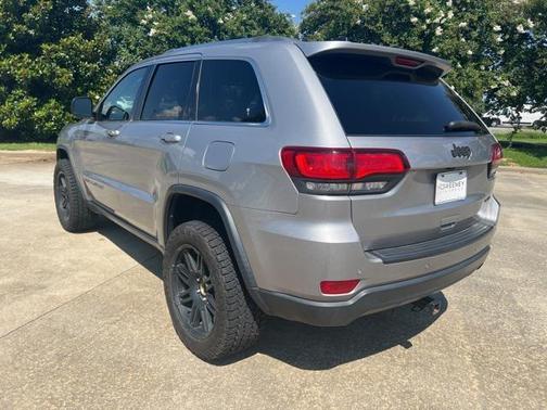 2020 Jeep Grand Cherokee Laredo