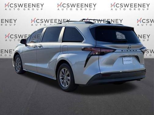 2021 Toyota Sienna XLE 8 Passenger