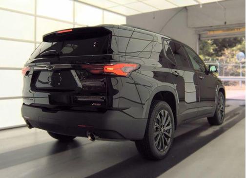 Mosaic Black Metallic 2023 Chevrolet Traverse RS