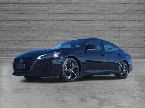 Super Black Clearcoat 2024 Nissan Altima SR FWD