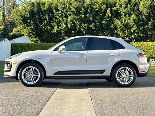 2025 Porsche Macan 