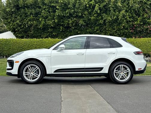 2025 Porsche Macan 