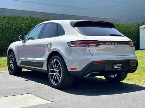 Chalk 2025 Porsche Macan