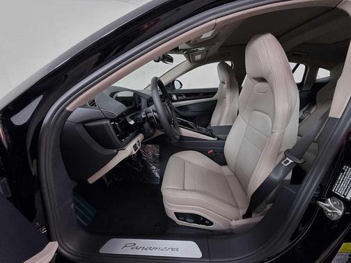 2025 Porsche Panamera 