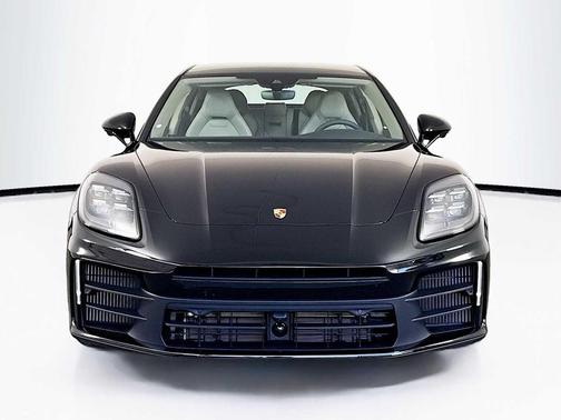 2025 Porsche Panamera 