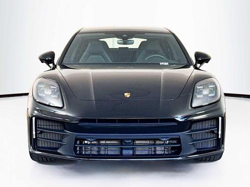 2026 Porsche Panamera 4