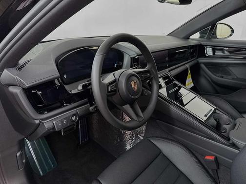 2026 Porsche Panamera 4