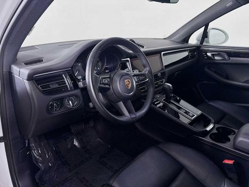 2024 Porsche Macan 