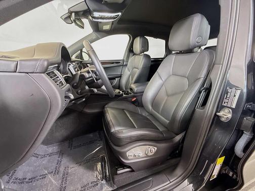 2022 Porsche Macan 