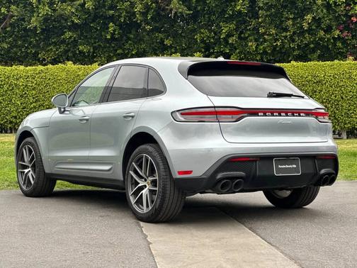 2025 Porsche Macan 