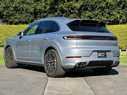 2025 Porsche Cayenne 