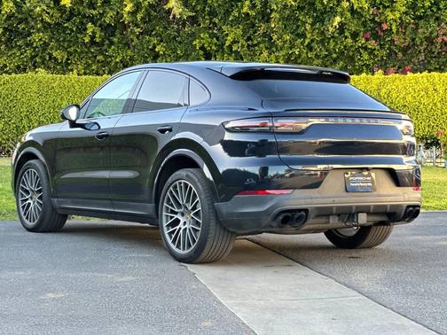 2023 Porsche Cayenne 