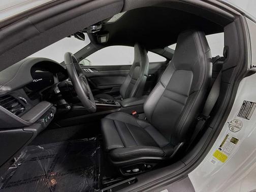 2025 Porsche 911 Carrera