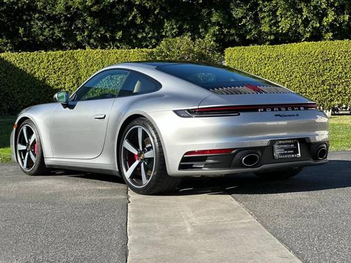 GT-Silver Metallic 2024 Porsche 911