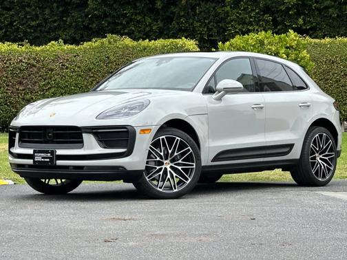 Chalk 2024 Porsche Macan