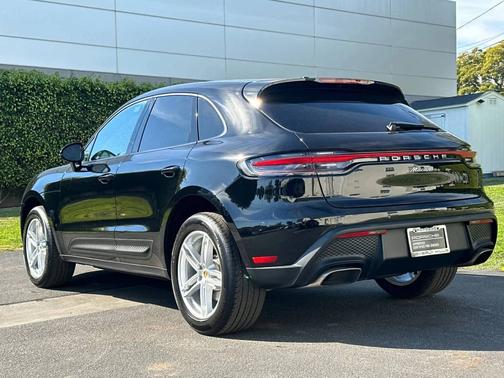 2025 Porsche Macan 