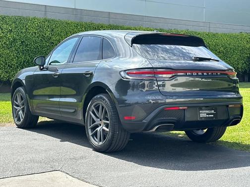 Volcano Grey Metallic 2022 Porsche Macan