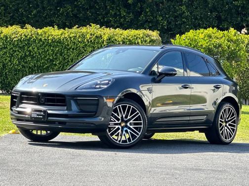 Volcano Grey Metallic 2026 Porsche Macan