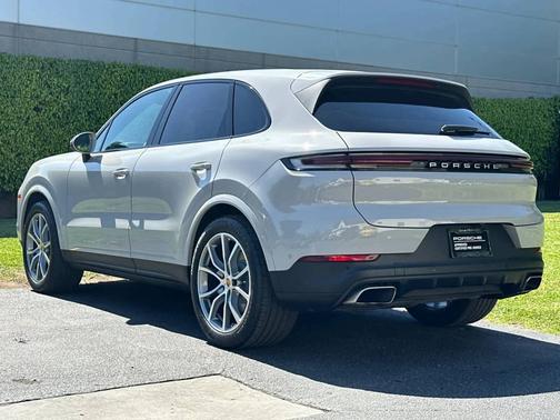 Chalk 2025 Porsche Cayenne