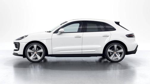 White 2023 Porsche Macan