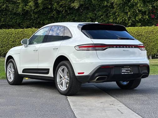 2025 Porsche Macan 