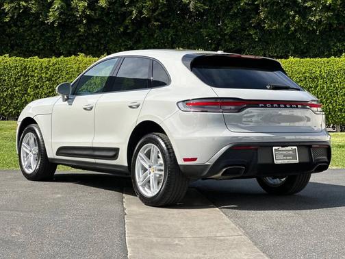 2025 Porsche Macan 