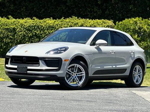 Chalk 2025 Porsche Macan