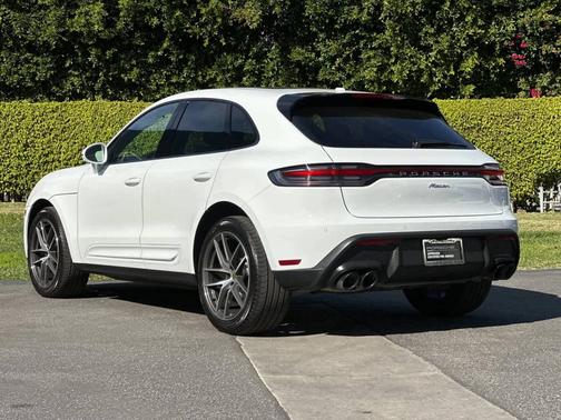 2025 Porsche Macan 