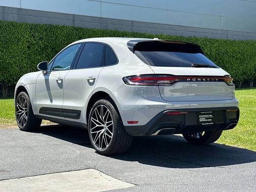 2025 Porsche Macan 