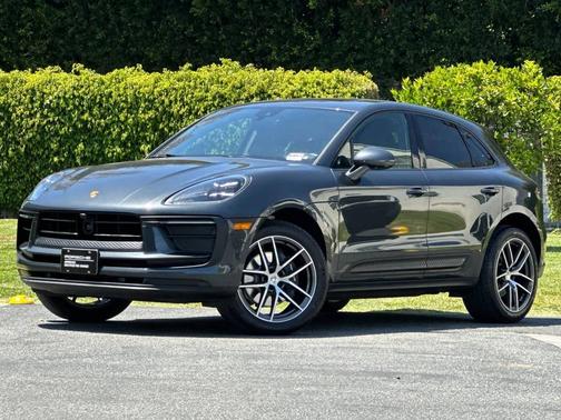 Volcano Grey Metallic 2025 Porsche Macan