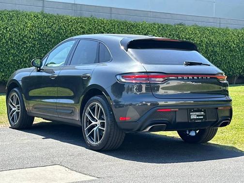 Volcano Grey Metallic 2025 Porsche Macan