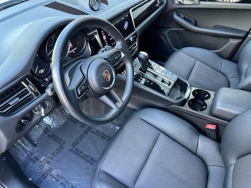 2024 Porsche Macan AWD