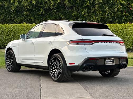2025 Porsche Macan 
