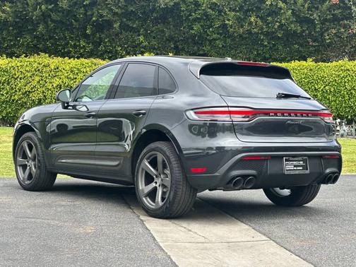 Volcano Grey Metallic 2026 Porsche Macan