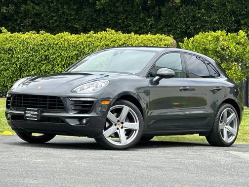 Vulcano Gray Metallic 2018 Porsche Macan