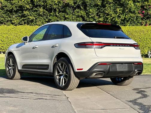 2025 Porsche Macan 