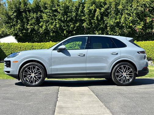2025 Porsche Cayenne 