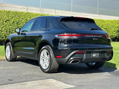 2025 Porsche Macan 