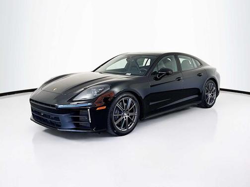 2025 Porsche Panamera 4