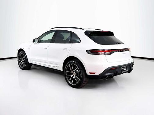 2026 Porsche Macan 