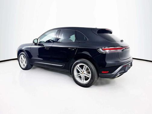 2025 Porsche Macan AWD