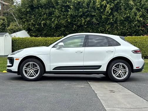 2025 Porsche Macan 