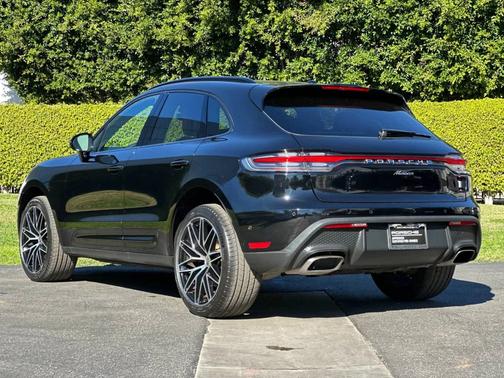 2022 Porsche Macan 