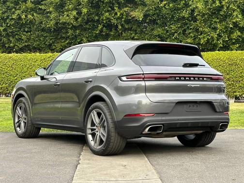 2024 Porsche Cayenne 